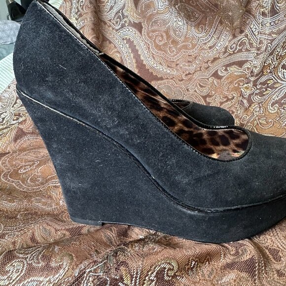 Betsey Johnson Mixxy Black Suede 7 B Medium Wedge Platform Pump - Picture 11 of 11